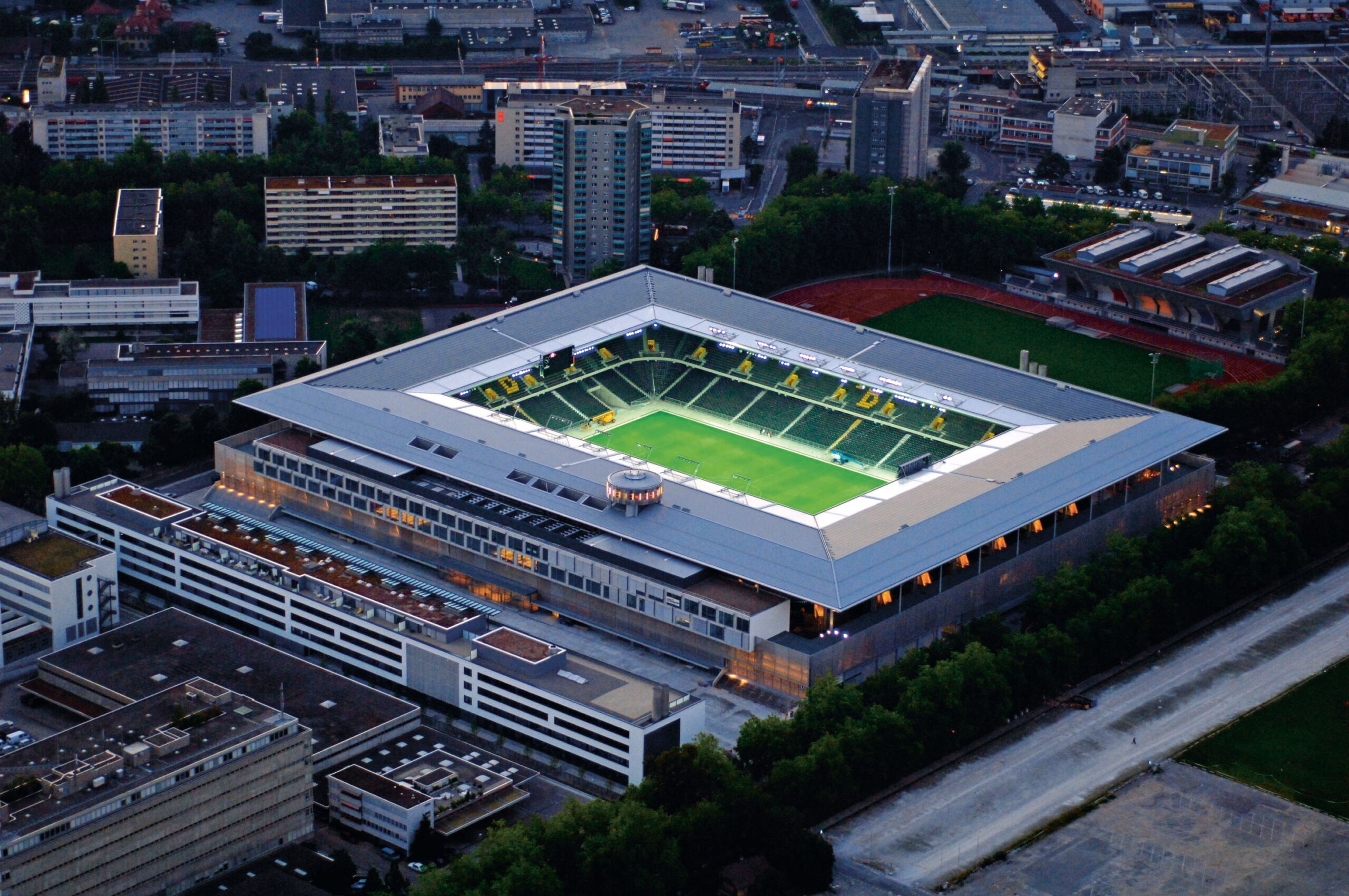 Bern, Einkaufszentrum mit Büros, Schulen und weiteren Nutzungen (ohne Stadion)